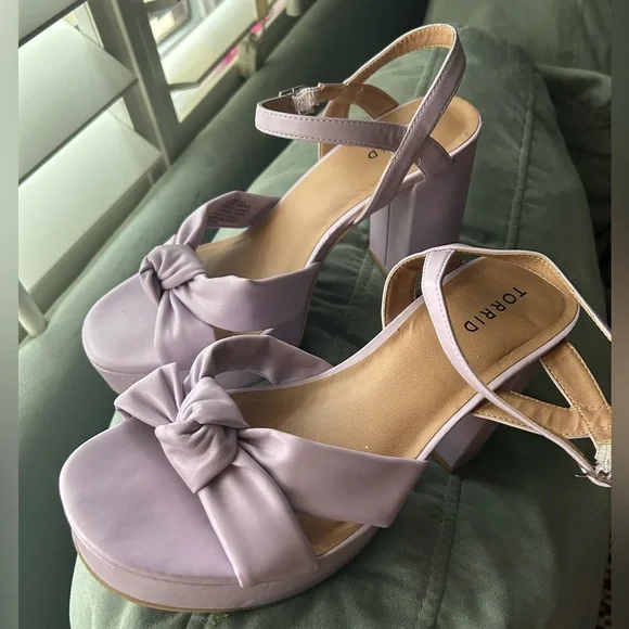 Torrid women's soft bow purple heels - Picture 3 of 5